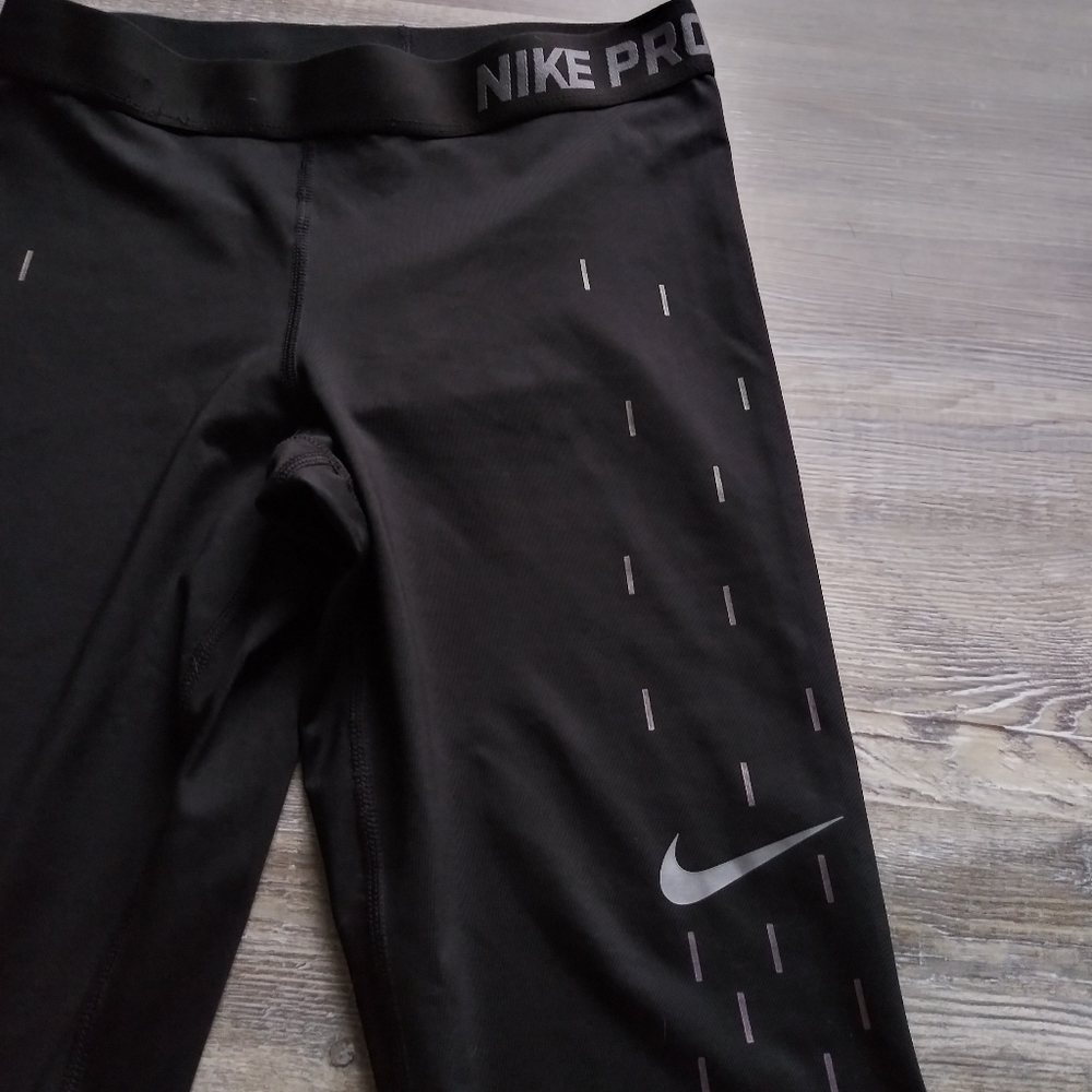 Nike Pro - image 2